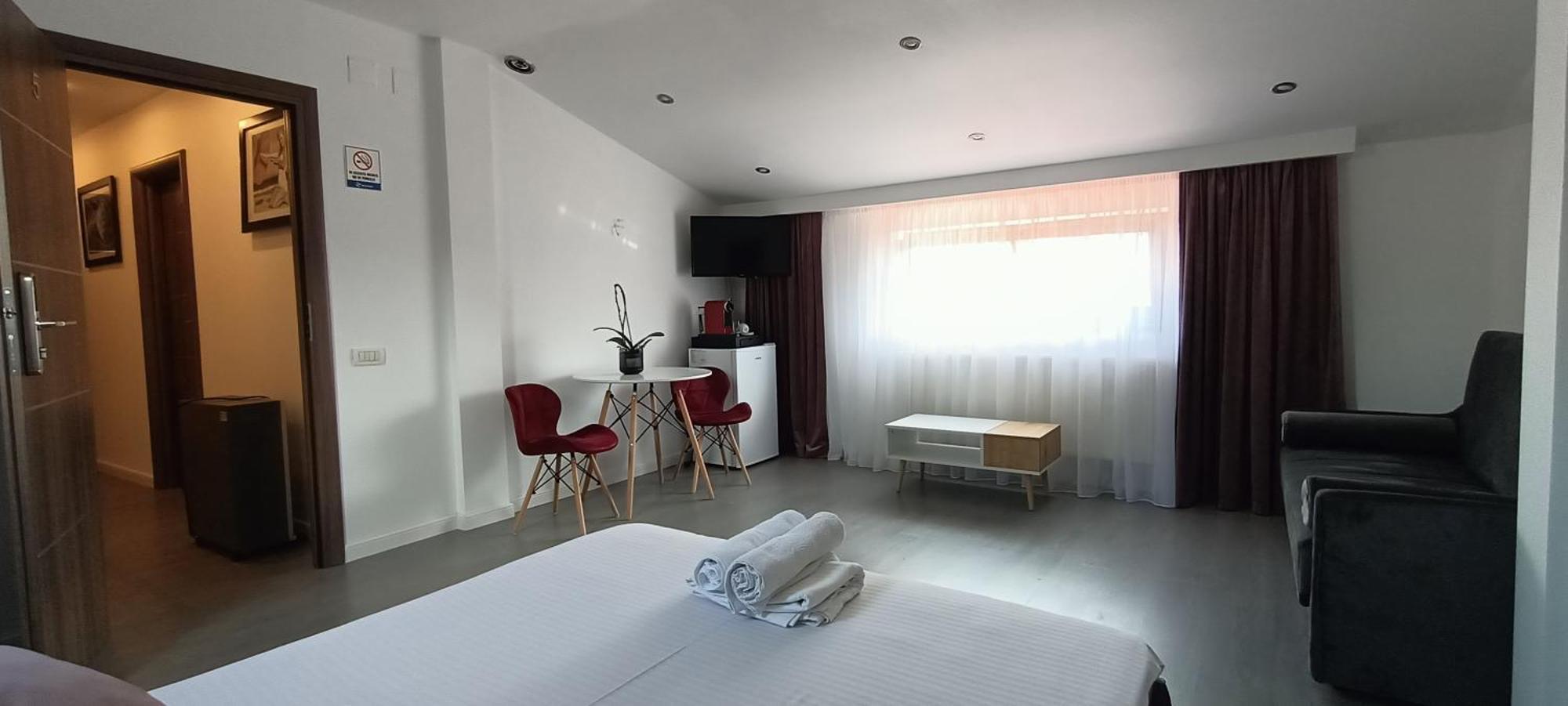 Center By Acme Rent 2*